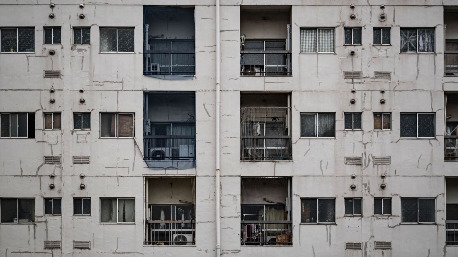 経年した集合住宅の外壁